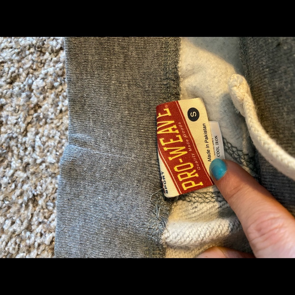 Illini Womens sweatpants size small. Never worn. No tags